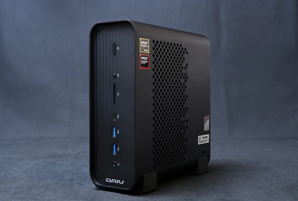 DAIV CX-A9A60 の前面と右側面